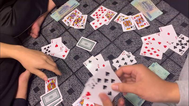 Gửi bài trong Phỏm là gì?