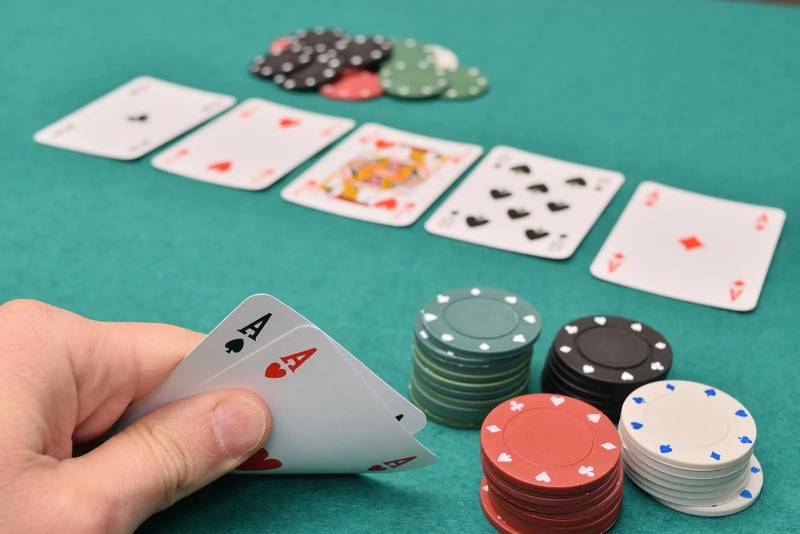 Cách Chơi Xì Tố Texas Hold’em Từ Cơ Bản Đến Nâng Cao 1 Texas Hold’em là gì?